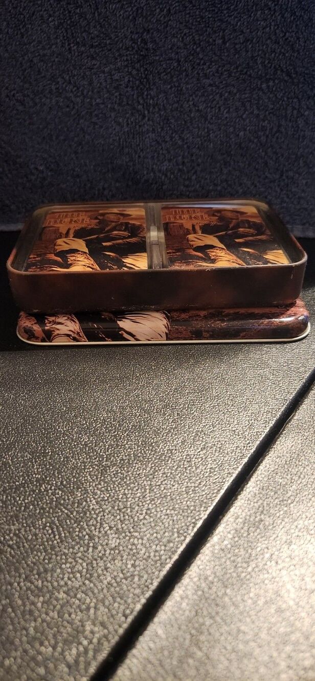 Vintage & Collectible John Wayne 2 decks of playing Sealed cards in a metal tin - Picture 7 of 7